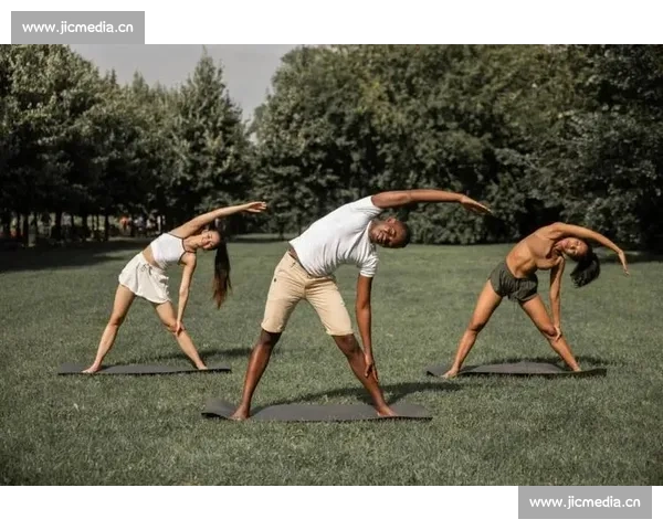 新手入门篮球比赛观赛指南轻松理解比赛节奏与规则 - 副本 (3)
