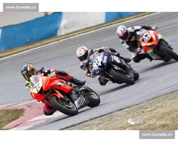 极速风驰:公路自行车赛中的速度与耐力较量全记录 - 副本 - 副本 极速风驰:公路自行车赛中的速度与耐力较量全记录 - 副本 - 副本