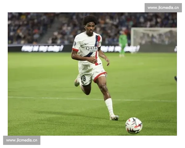 法甲联赛全解析:球队战绩球星风采与赛季精彩回顾 - 副本 - 副本 法甲联赛全解析:球队战绩球星风采与赛季精彩回顾 - 副本 - 副本