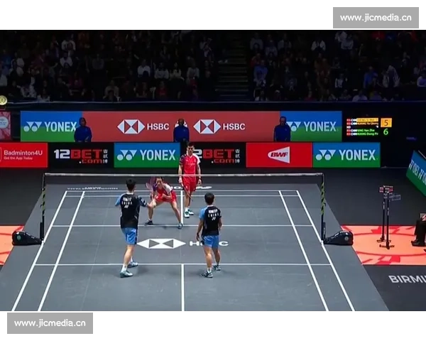 激烈对决下的羽毛球赛场技巧与胜利策略全解析 - 副本 - 副本 激烈对决下的羽毛球赛场技巧与胜利策略全解析 - 副本 - 副本